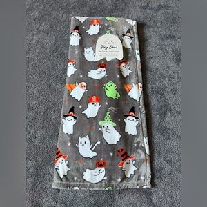 NWT Halloween Ghost Velvet  Plush Throw Blanket - Gray 50inch by 70inch
